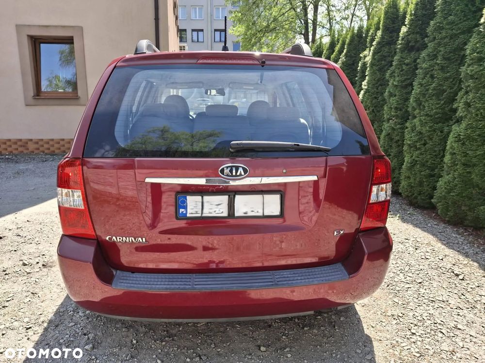 Kia Carnival 2.9 CRDi EX - 4