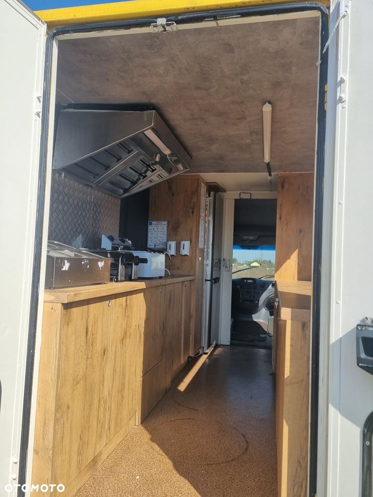 Mercedes-Benz Sprinter - 4