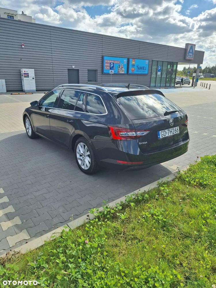 Skoda Superb 2.0 TDI SCR Ambition DSG - 4