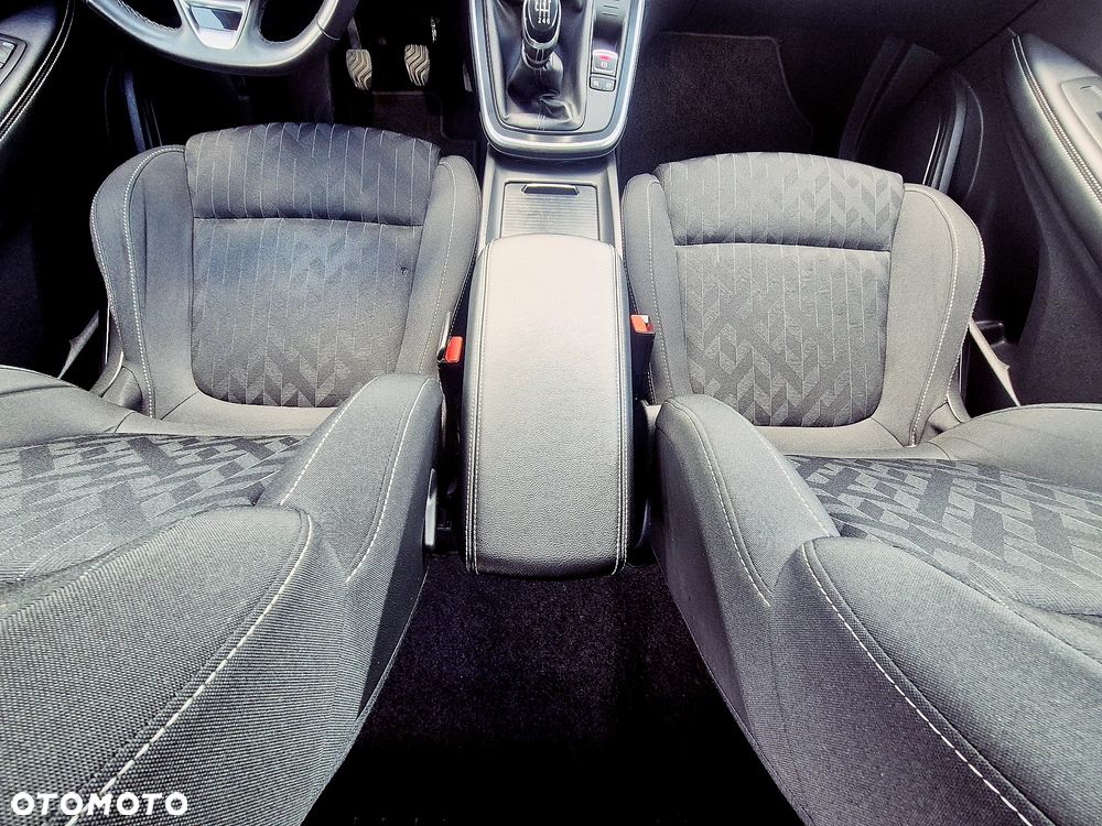 Renault Scenic TCe 140 GPF BUSINESS EDITION - 26
