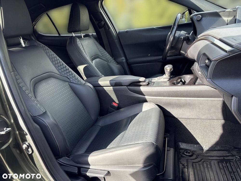 Lexus UX - 20