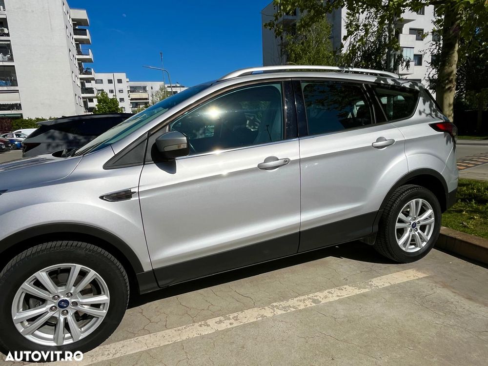 Ford Kuga - 1