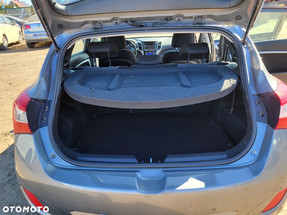 Hyundai i30 blue 1.6 CRDi Trend - 25