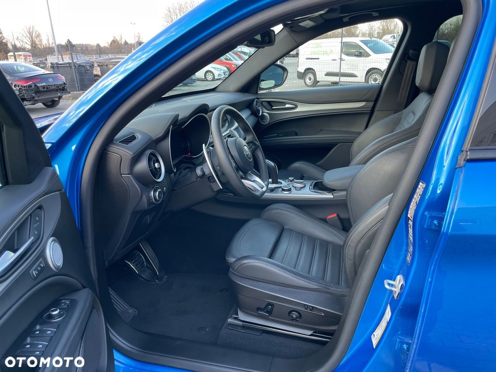 Alfa Romeo Stelvio 2.0 Turbo 16V AT8-Q4 Veloce - 10