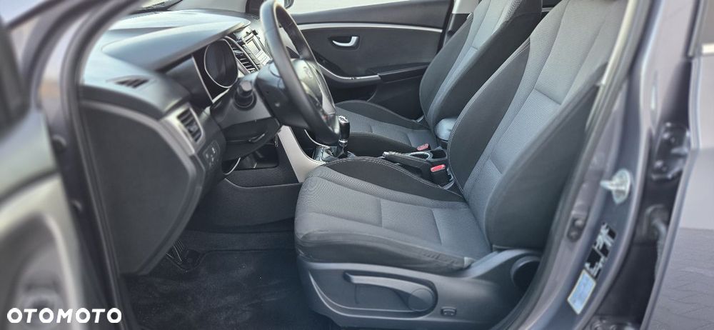 Hyundai i30 blue 1.6 CRDi YES Silver - 29