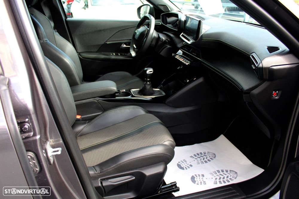 Peugeot 2008 1.2 PureTech GT - 18