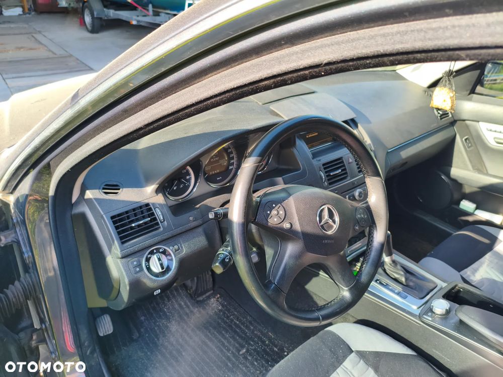 Mercedes-Benz Klasa C 220 CDI DPF Automatik BlueEFFICIENCY - 12