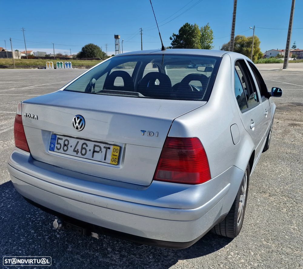 VW Bora 1.9 TDi Highline - 3