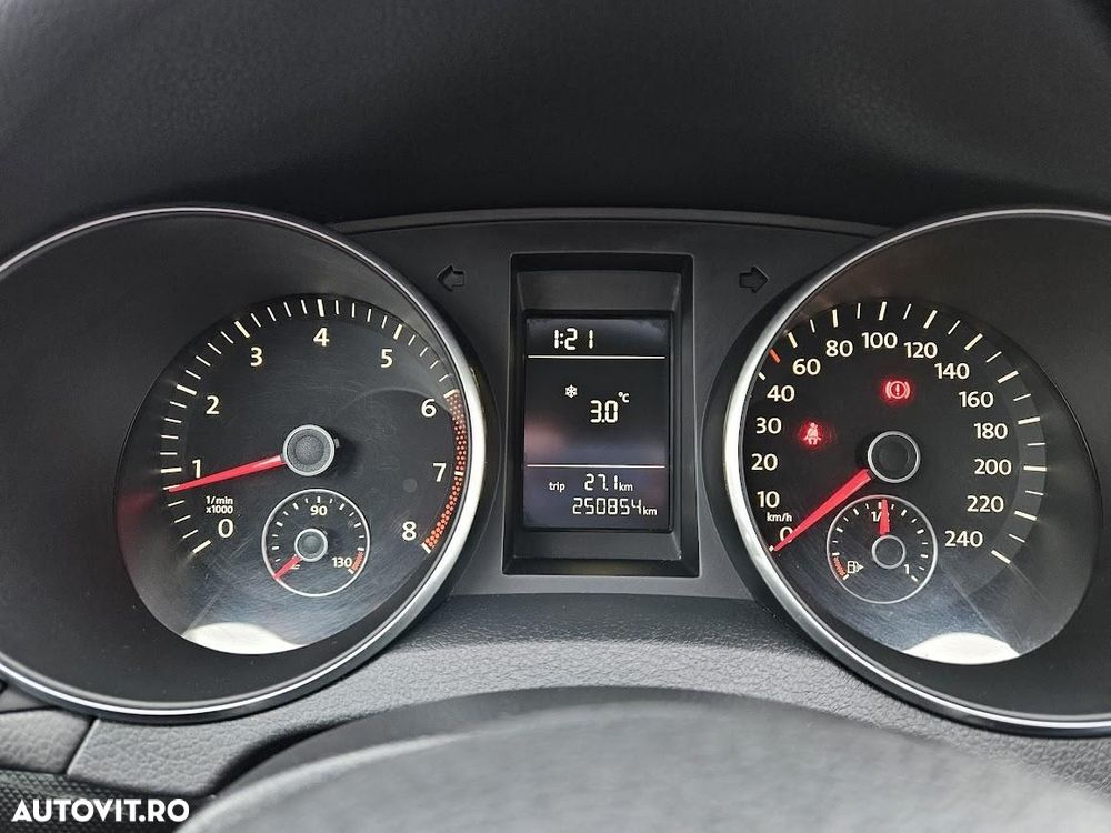 Volkswagen Golf - 12