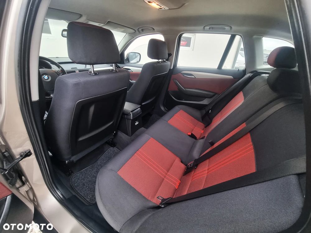 BMW X1 xDrive18d Sport Line - 13