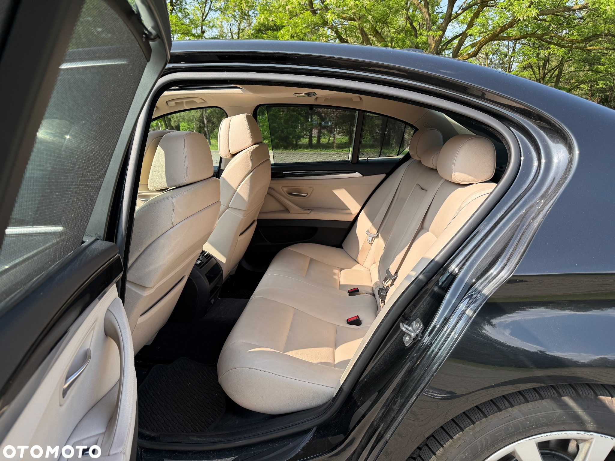 BMW Seria 5 528i xDrive - 16