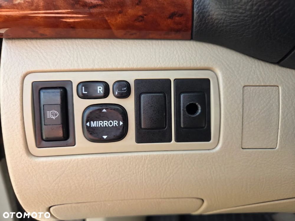 Toyota Avensis 2.0 VVT-i Sol - 7