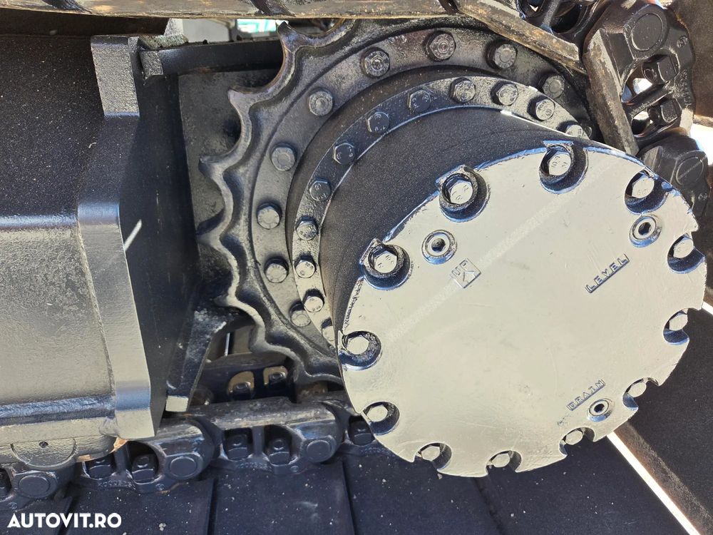 Hitachi ZX210, 23t, cupa NOUA 1,3mc, CUPLA RAPIDA, camere spate si laterale, inst picon, CONSUM MEDIU 9,6l/h, senile 80% ok doar 988h deplasare, 3 pompe hidr HITACHI, antifurt, motor ISUZU, ad sapare 7m, ridica 14t, STARE BUNA,leasing 4ani-83.900 EUR+Tva - 22