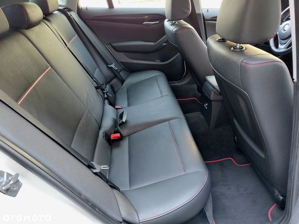 BMW X1 xDrive25d xLine - 13