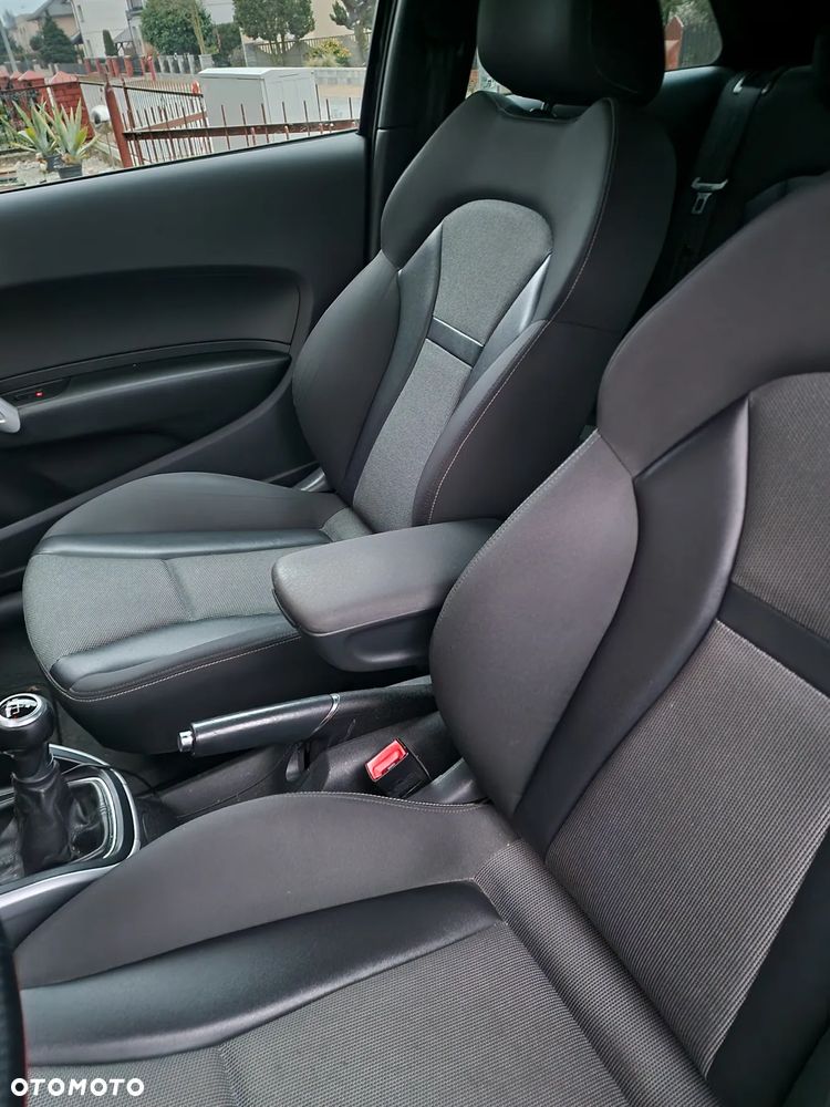 Audi A1 3-drzwiowe 1.6 TDI S line edition - 3