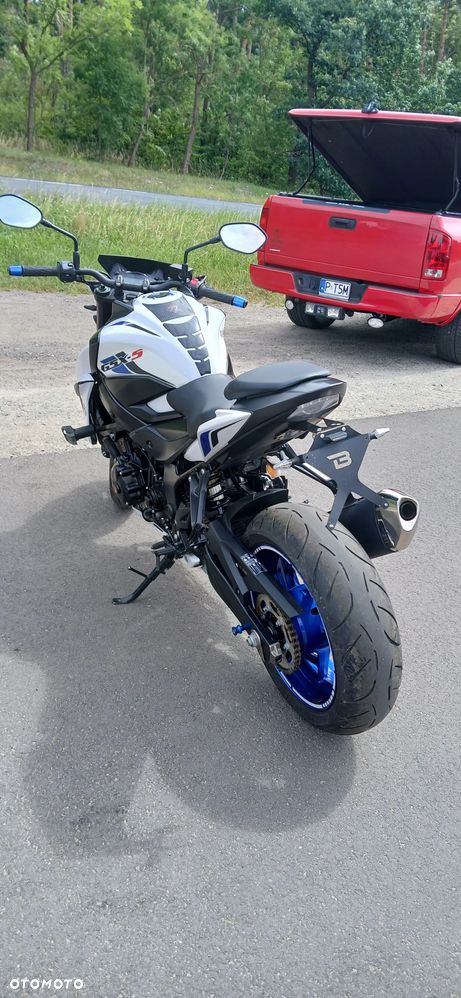 Suzuki GSX - 7