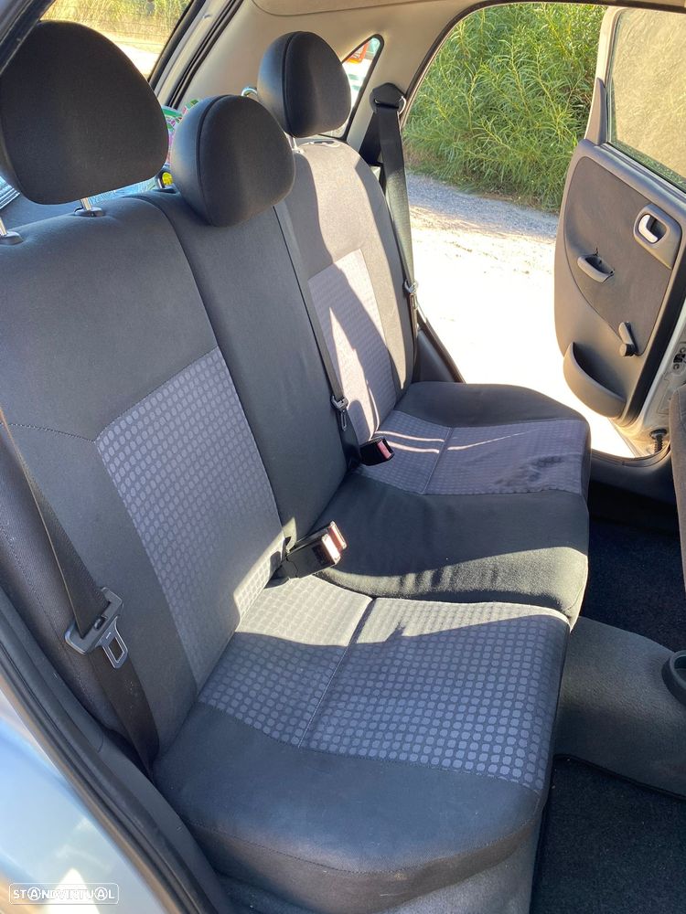 Opel Corsa 1.2 Twinport Cosmo - 3