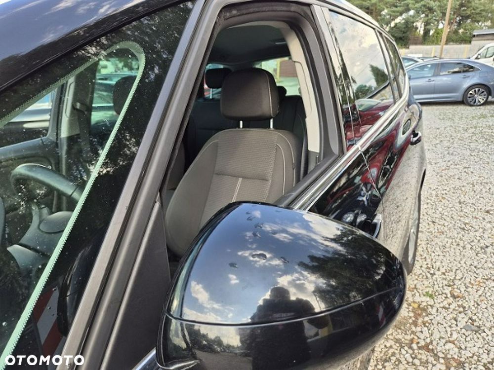 Opel Zafira - 10