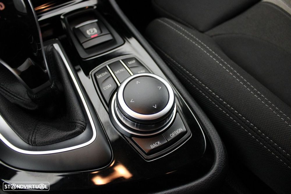 BMW 216 Gran Tourer d Auto - 25