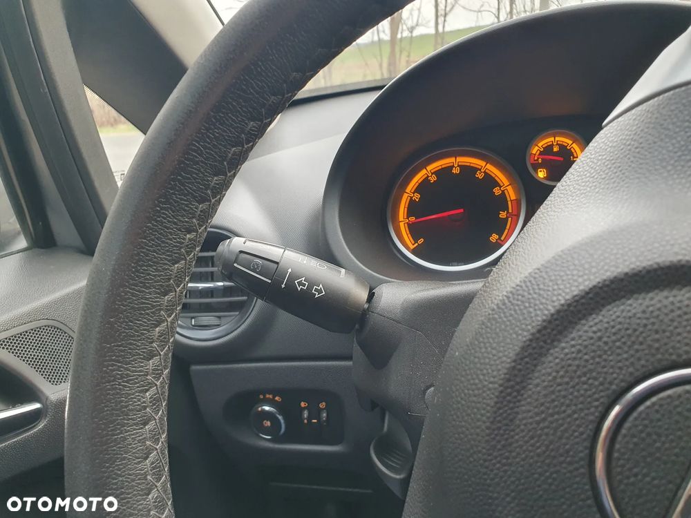 Opel Corsa 1.4 16V 150 Jahre - 15