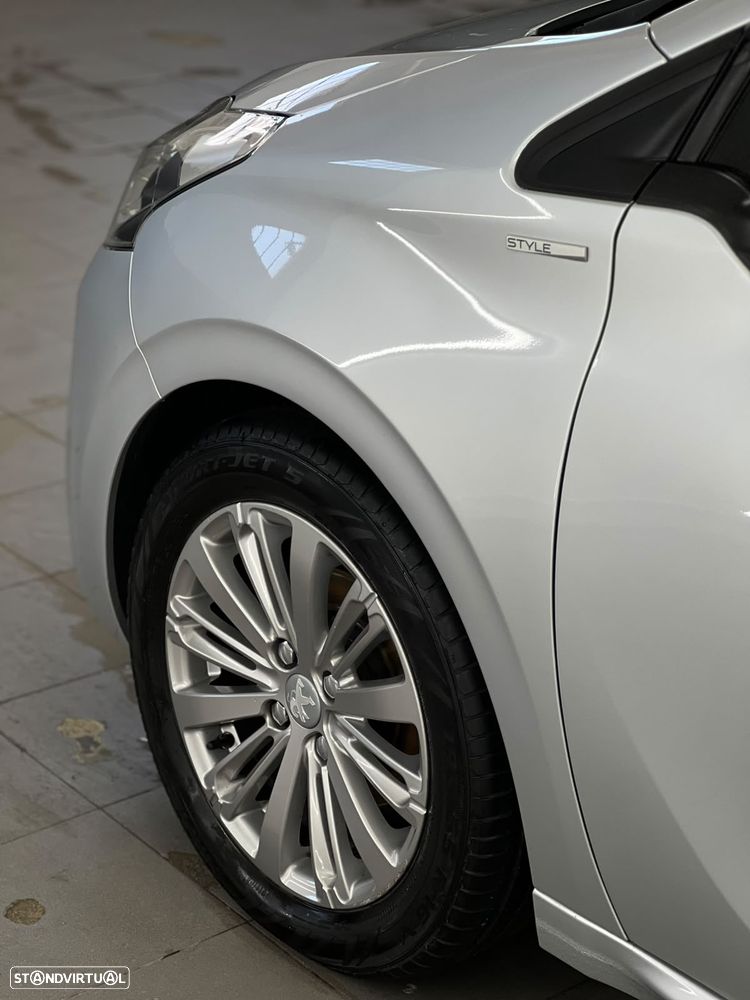 Peugeot 208 1.2 PureTech Style - 22