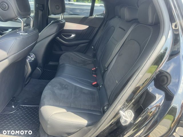 Mercedes-Benz GLC 250 d 4Matic 9G-TRONIC AMG Line - 24
