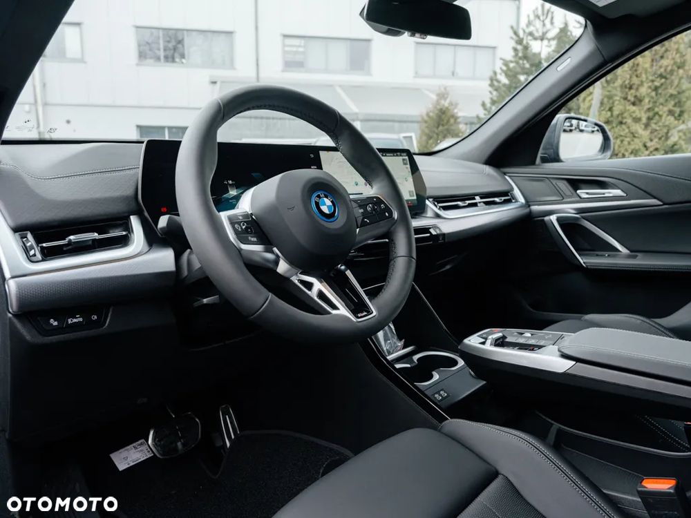 BMW iX2 eDrive20 - 5