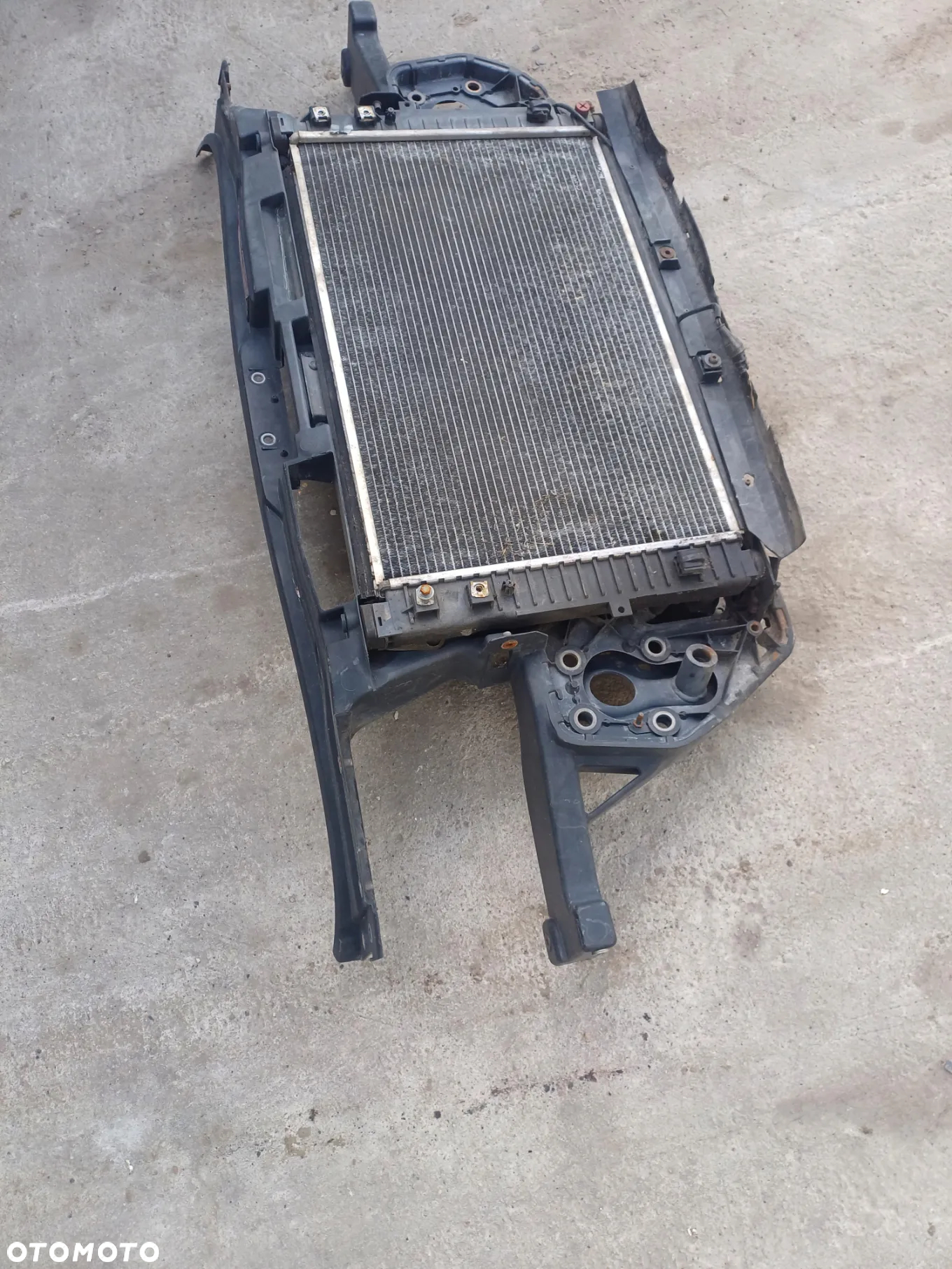 PAS PRZEDNI AUDI A6 C5 2.4 BENZYNA CHŁODNICA 4B0805594 - 4