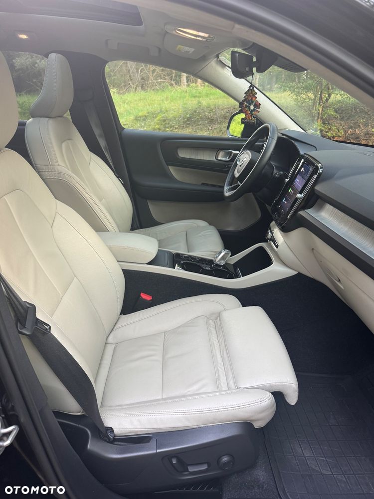 Volvo XC 40 B5 AWD Ultimate Dark - 25