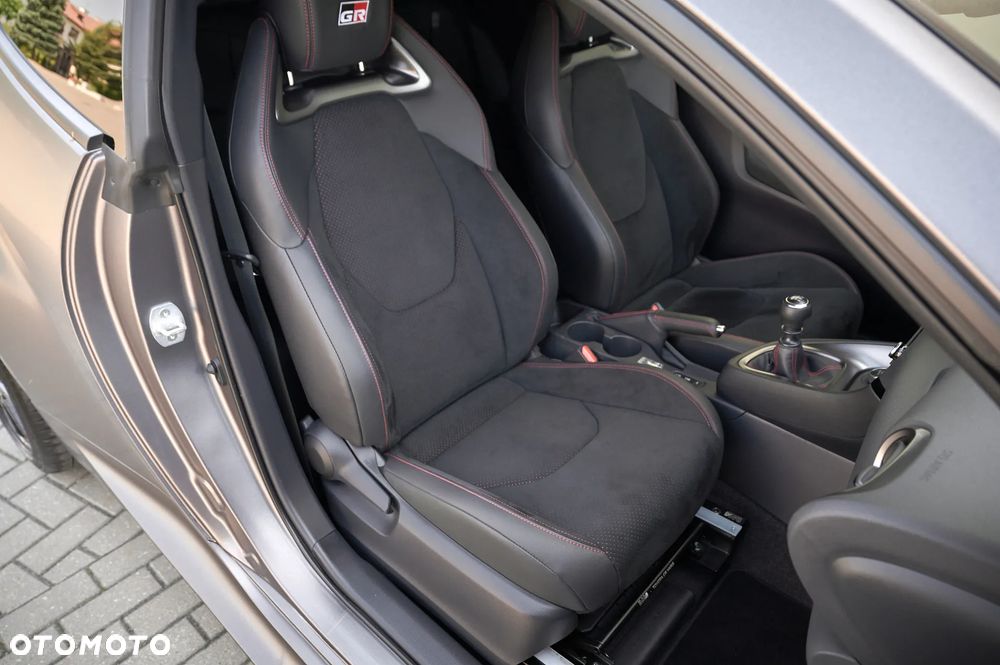 Toyota Yaris GR 1.6 Dynamic - 25