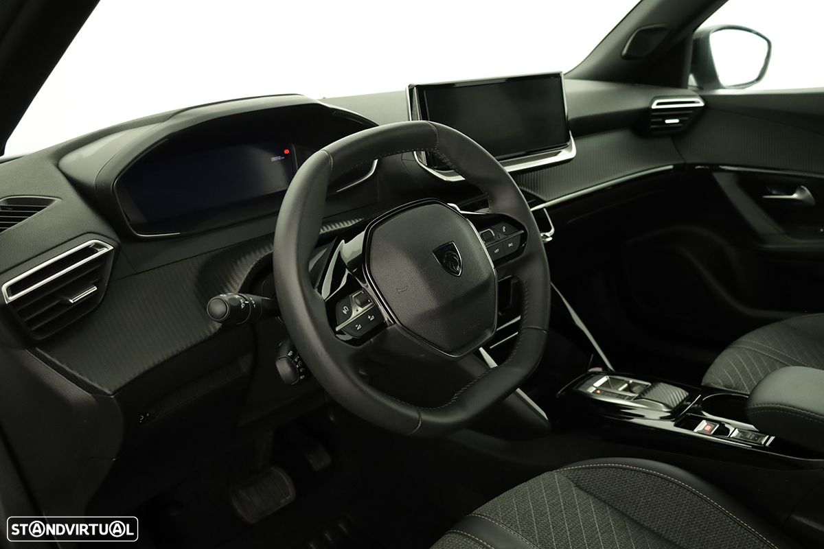 Peugeot 2008 1.2 PureTech Allure EAT8 - 7