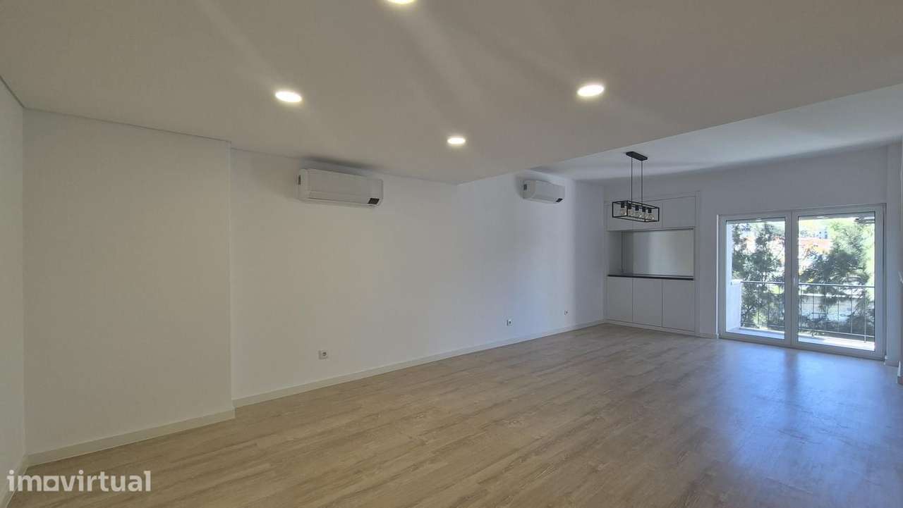 Apartamento T4 com varanda, Paço de Arcos, Oeiras - Grande imagem: 2/36