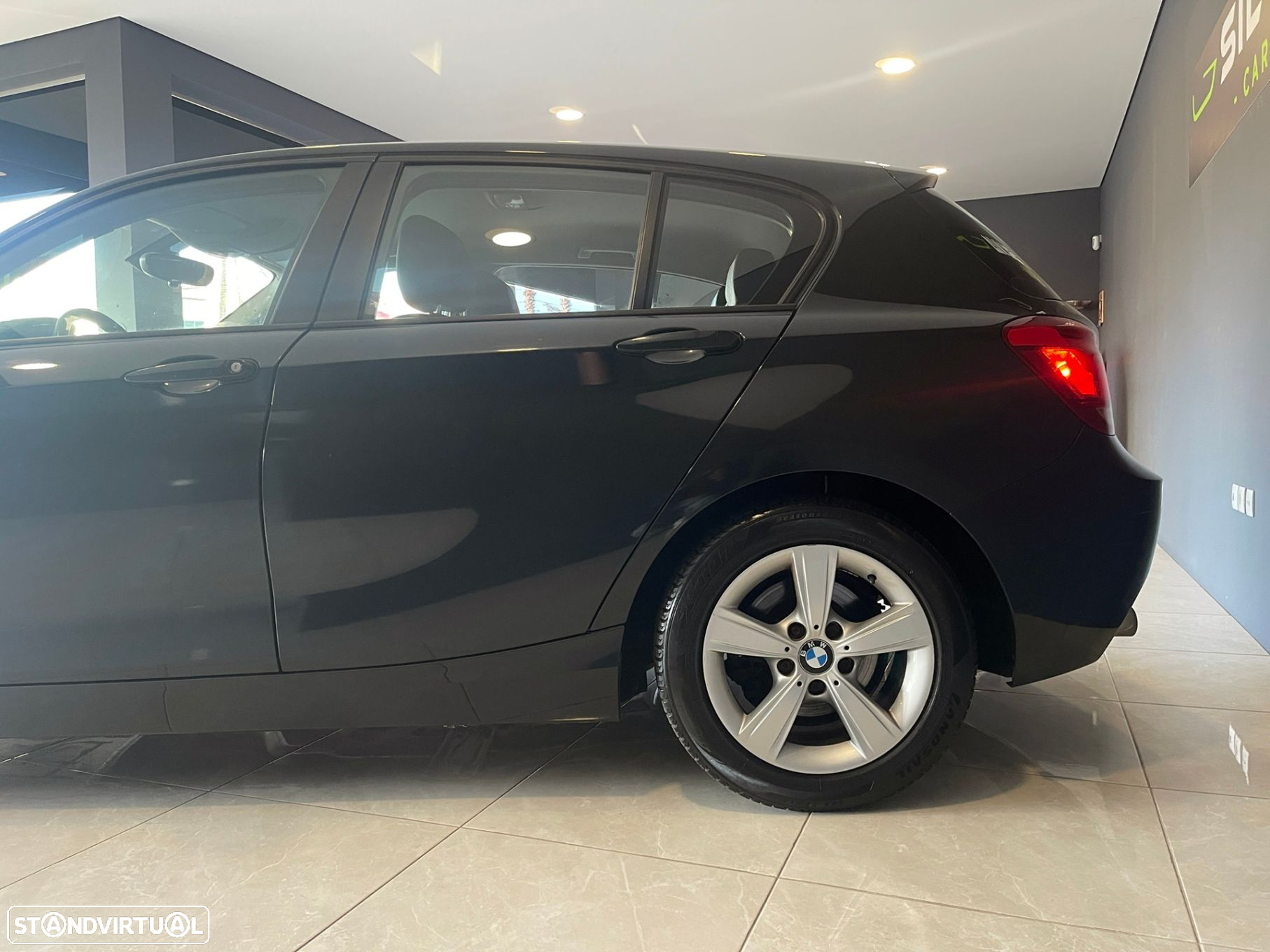 BMW 116 d EfficientDynamics - 11