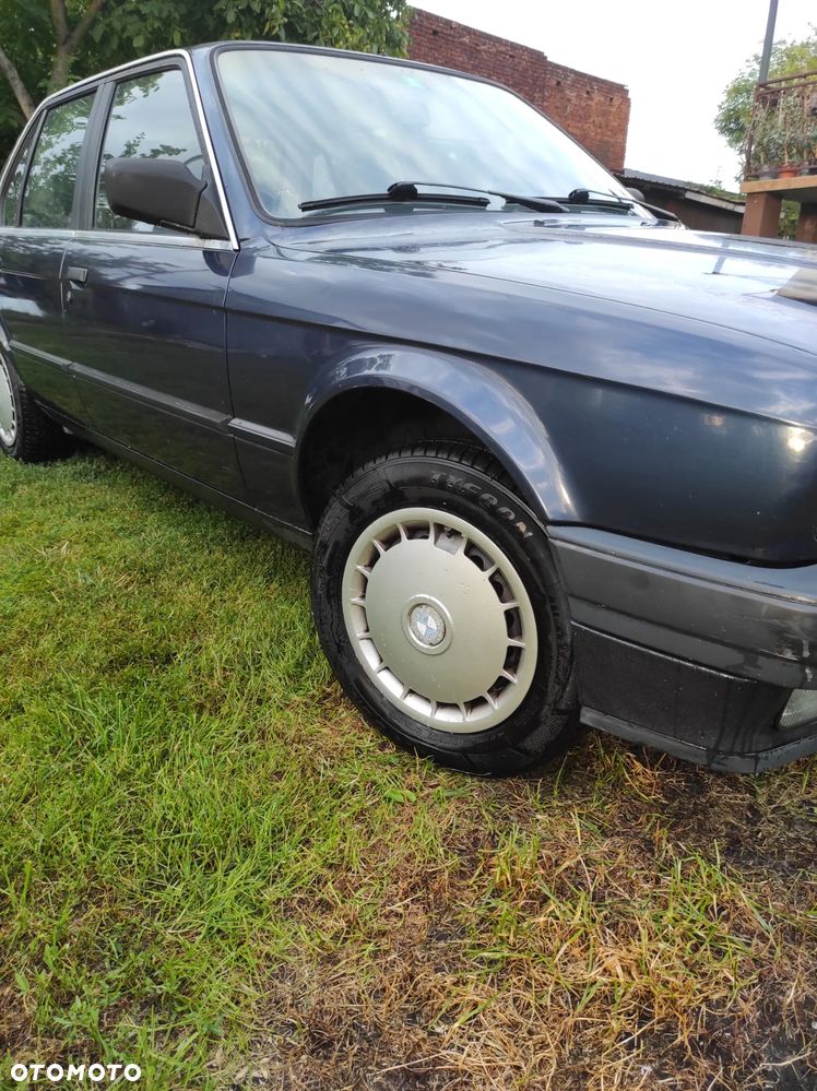 BMW Seria 3 316i - 9