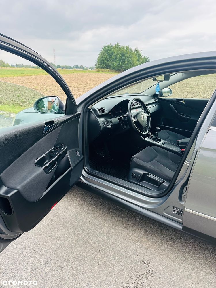 Volkswagen Passat 2.0 FSI Comfortline - 10