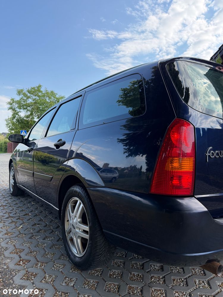 Ford Focus 1.8 Futura - 15