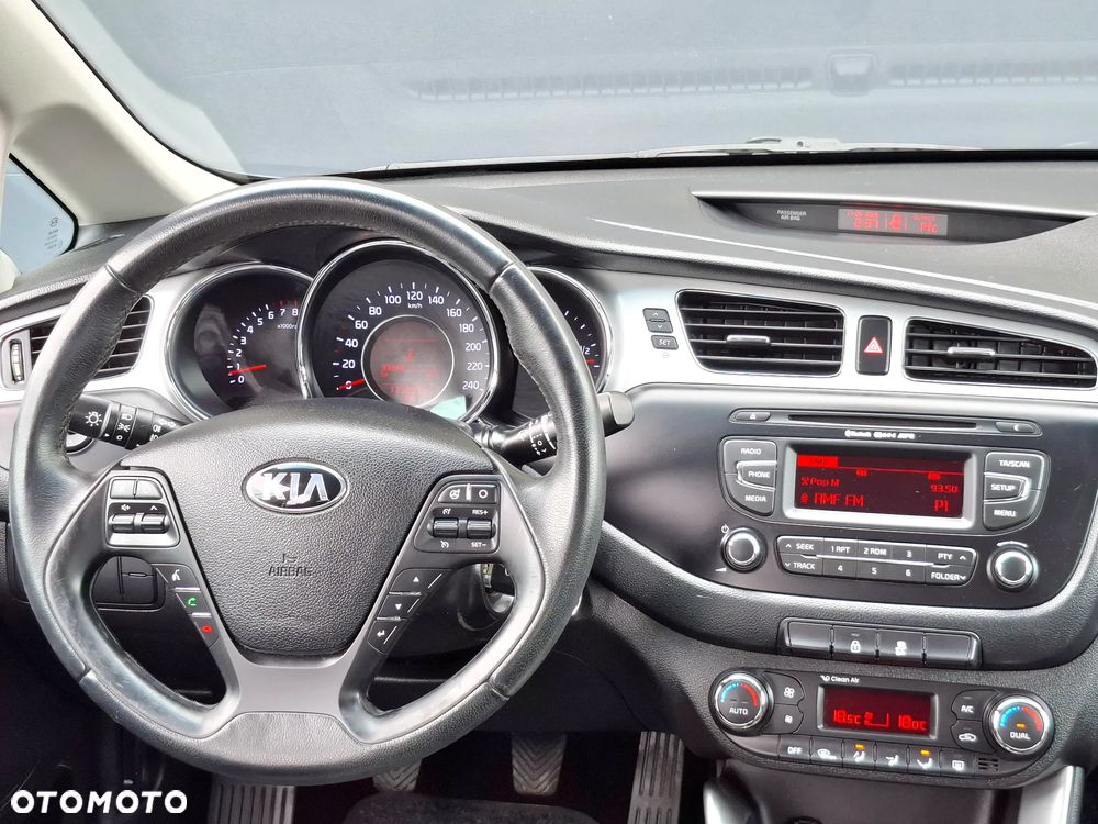 Kia Ceed 1.6 GDI Platinum Edition - 27