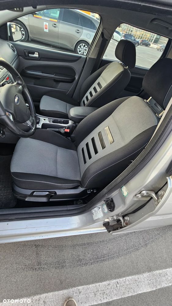 Ford Focus 1.8 TDCi Trend - 9