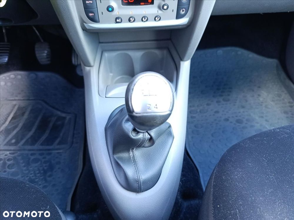 Renault Thalia 1.2 16V All Inclusive Euro5 - 15