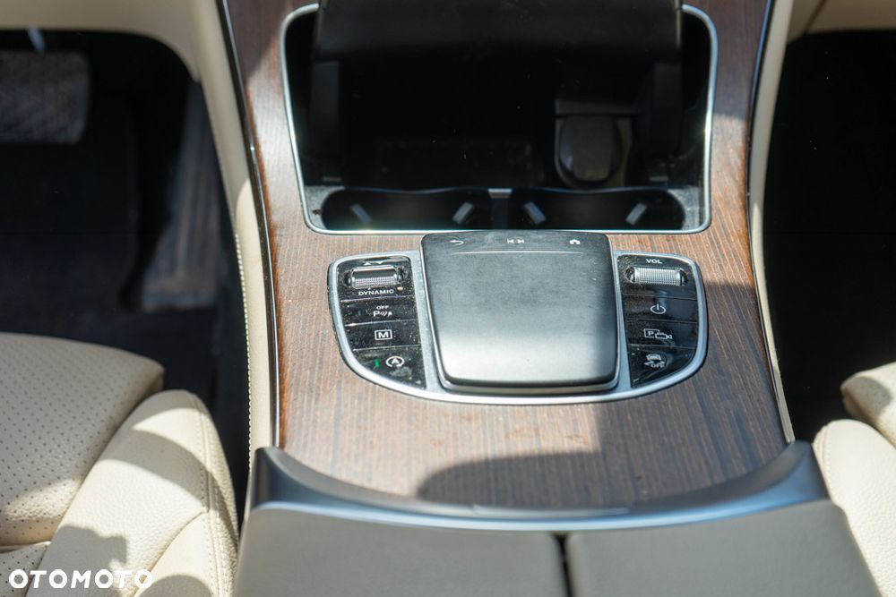 Mercedes-Benz GLC - 13