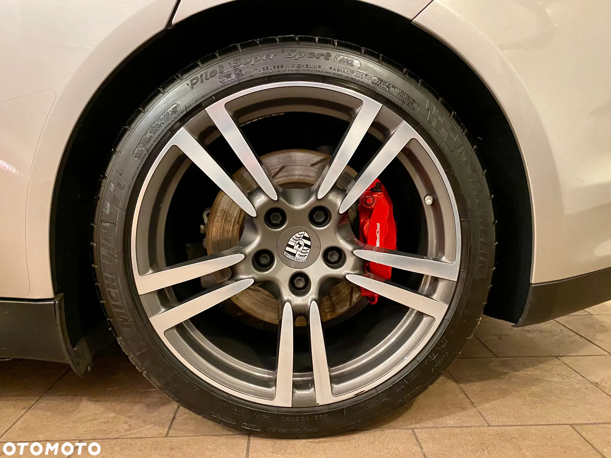 Porsche Panamera GTS PDK - 26