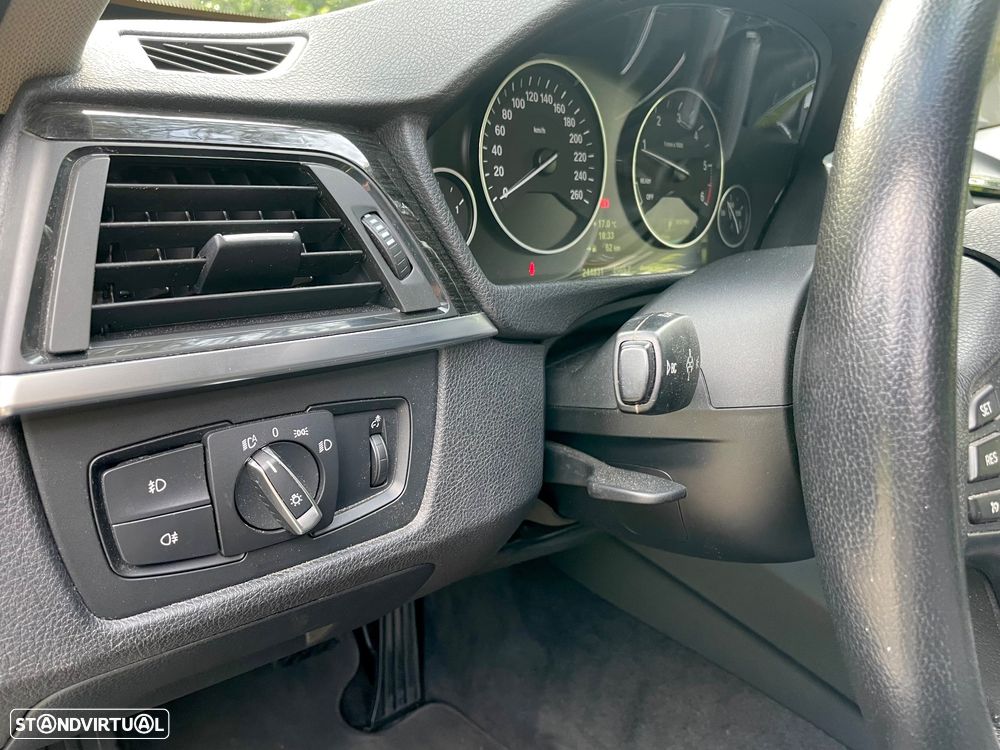 BMW 320 d EfficientDynamics Line Luxury Auto - 18