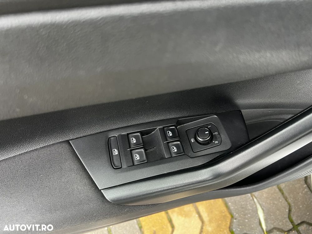 Volkswagen Polo 1.0 MPI Base - 29