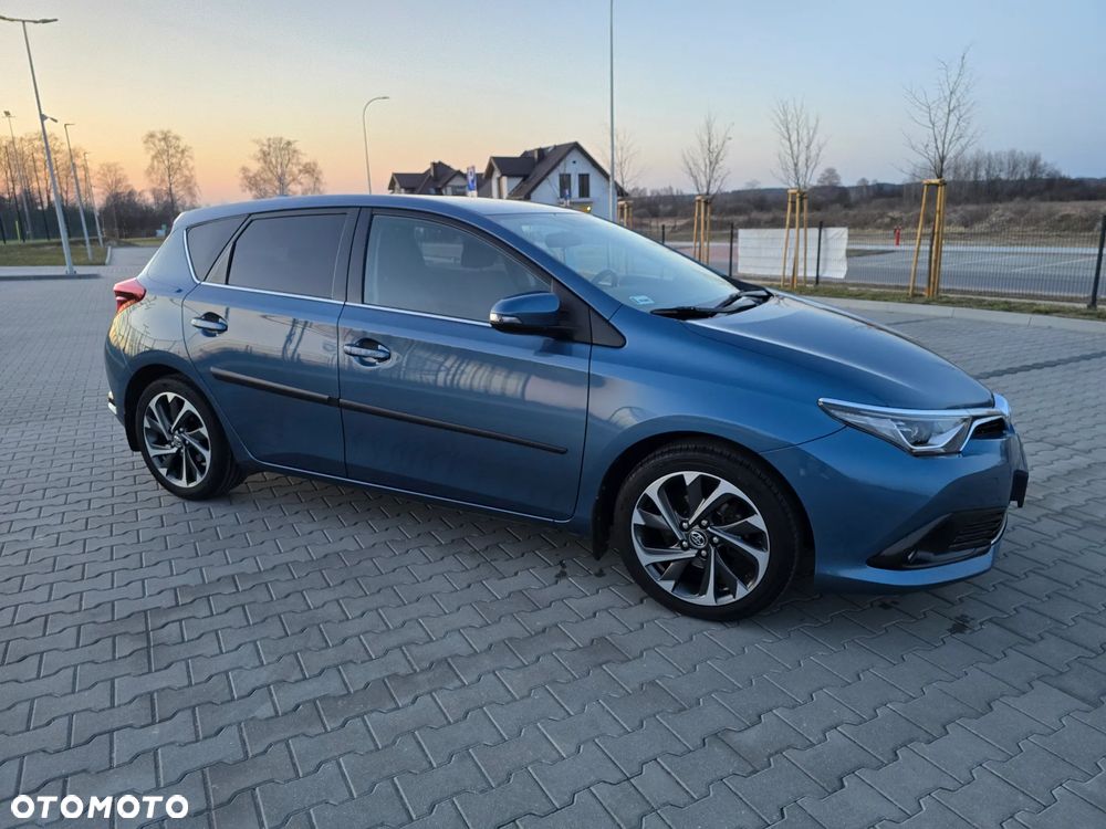 Toyota Auris 1.6 Premium Comfort - 6