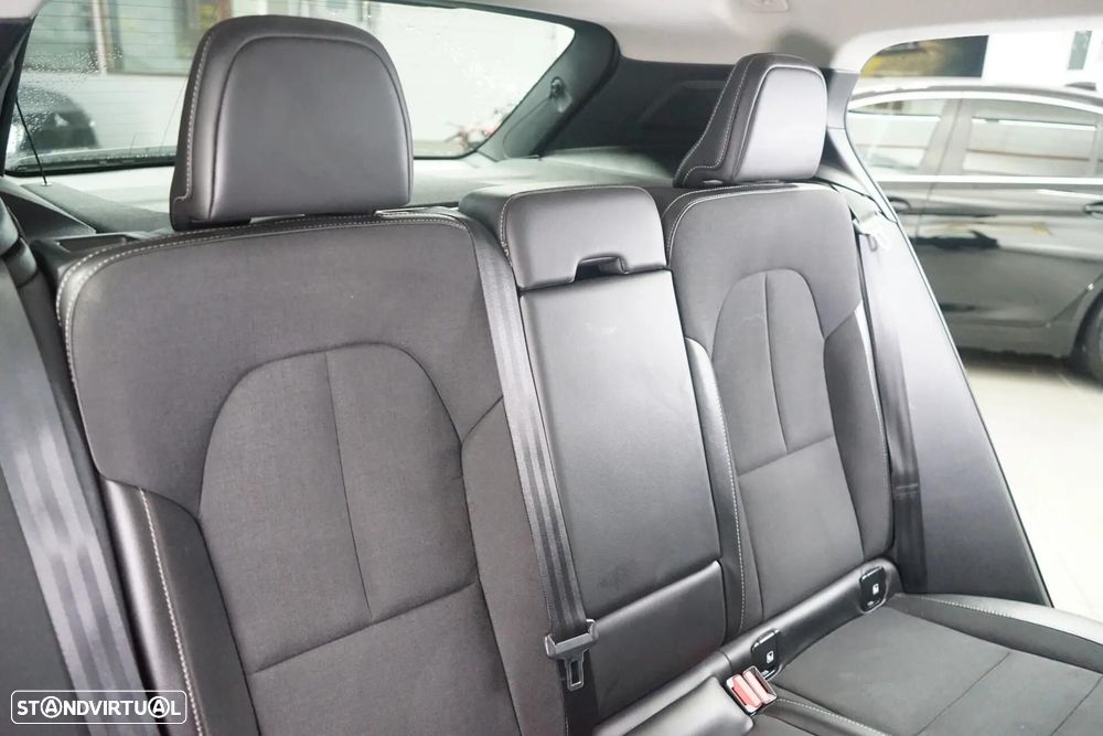 Volvo XC 40 2.0 D3 Momentum - 35