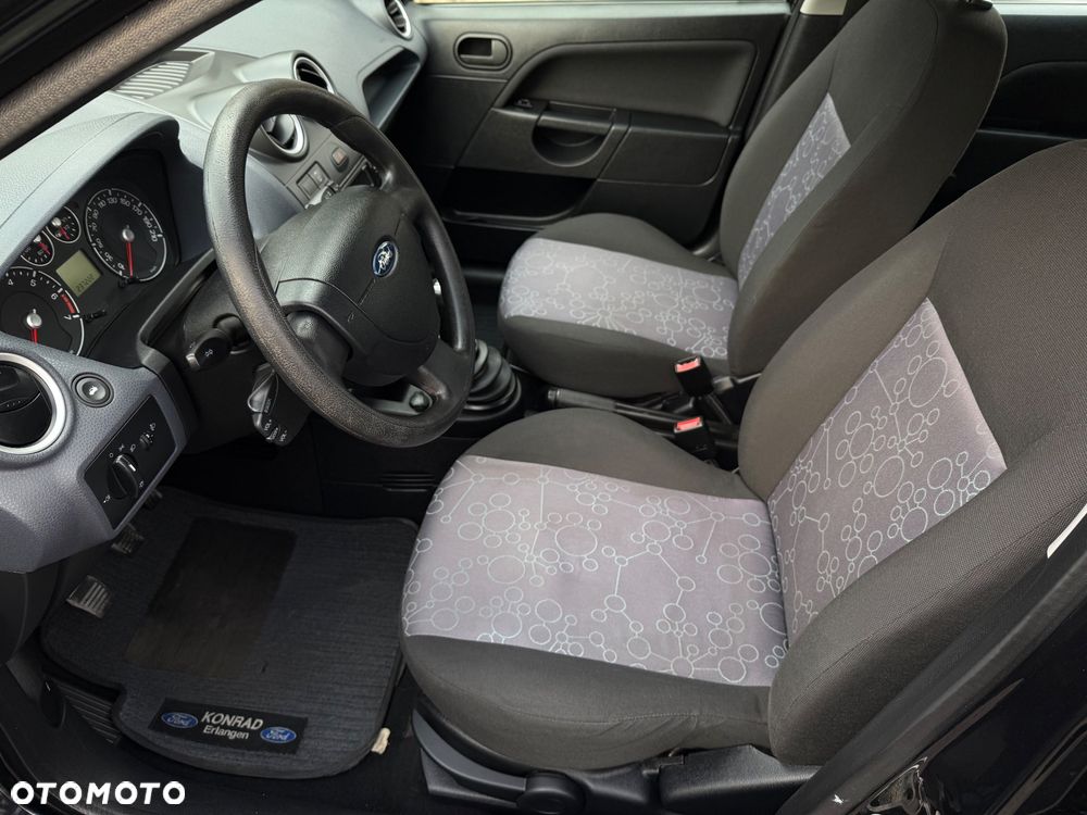 Ford Fiesta 1.3 Trend - 24