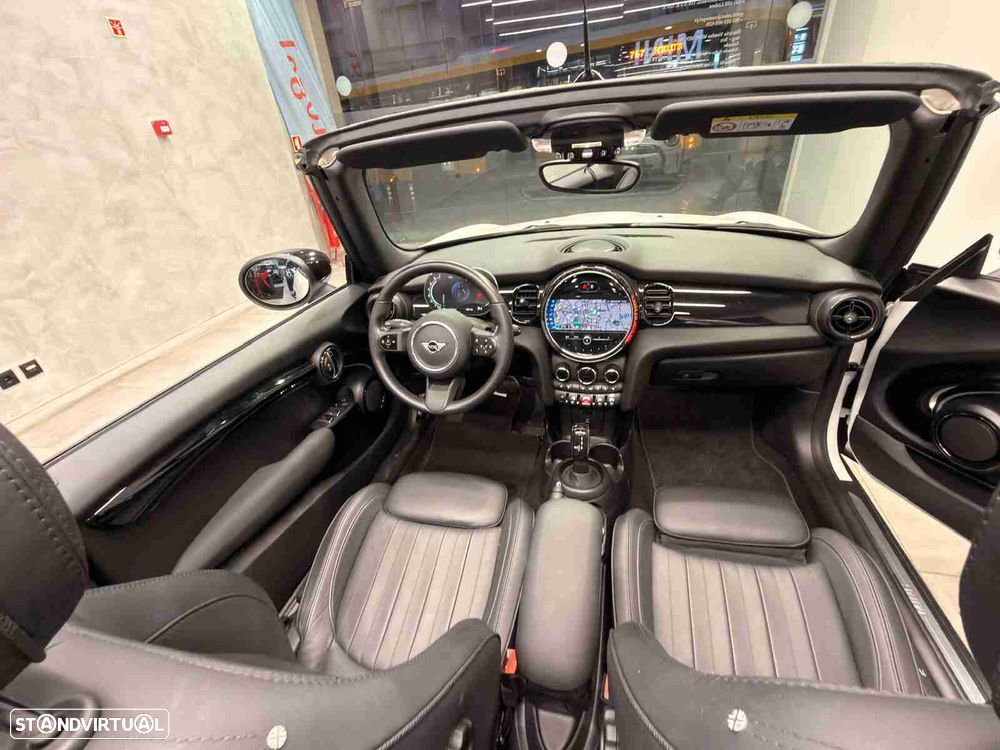 MINI Cabrio Cooper Premium Classic Auto - 10