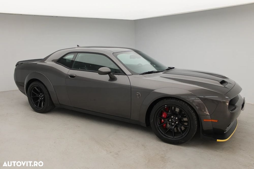 Dodge Challenger - 5