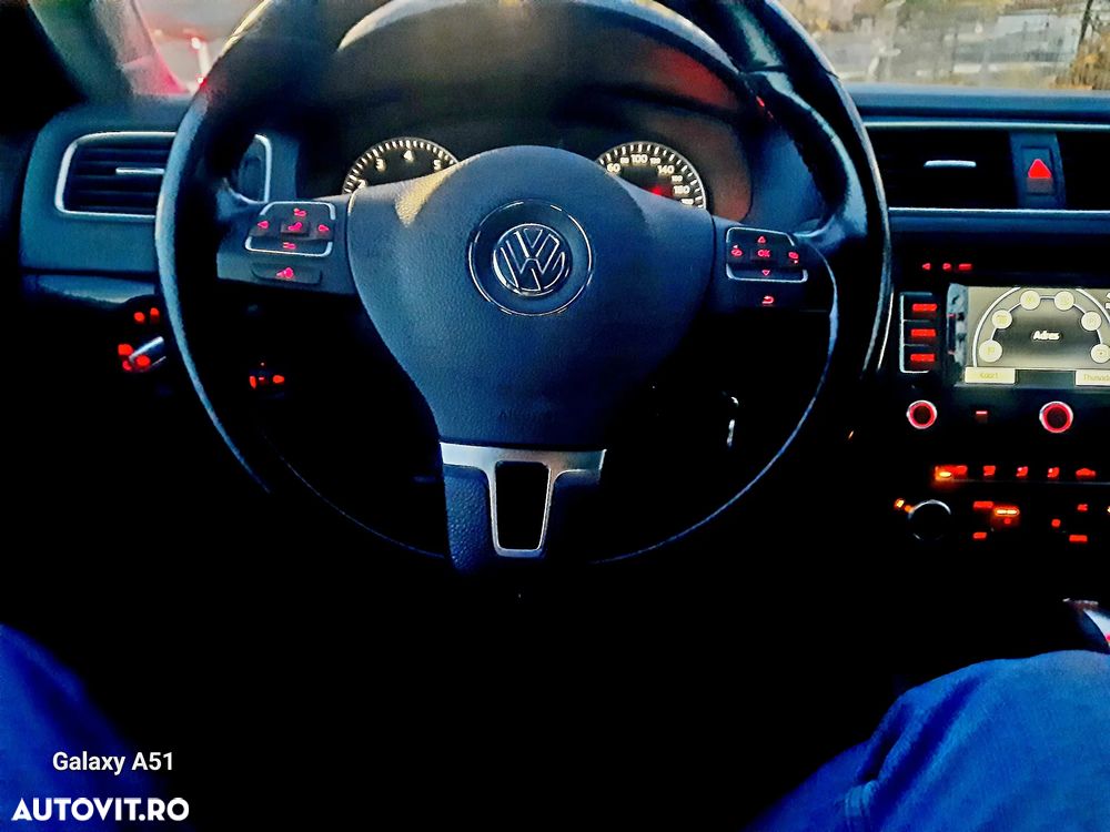 Volkswagen Jetta 1.4 TSI Highline DSG - 9