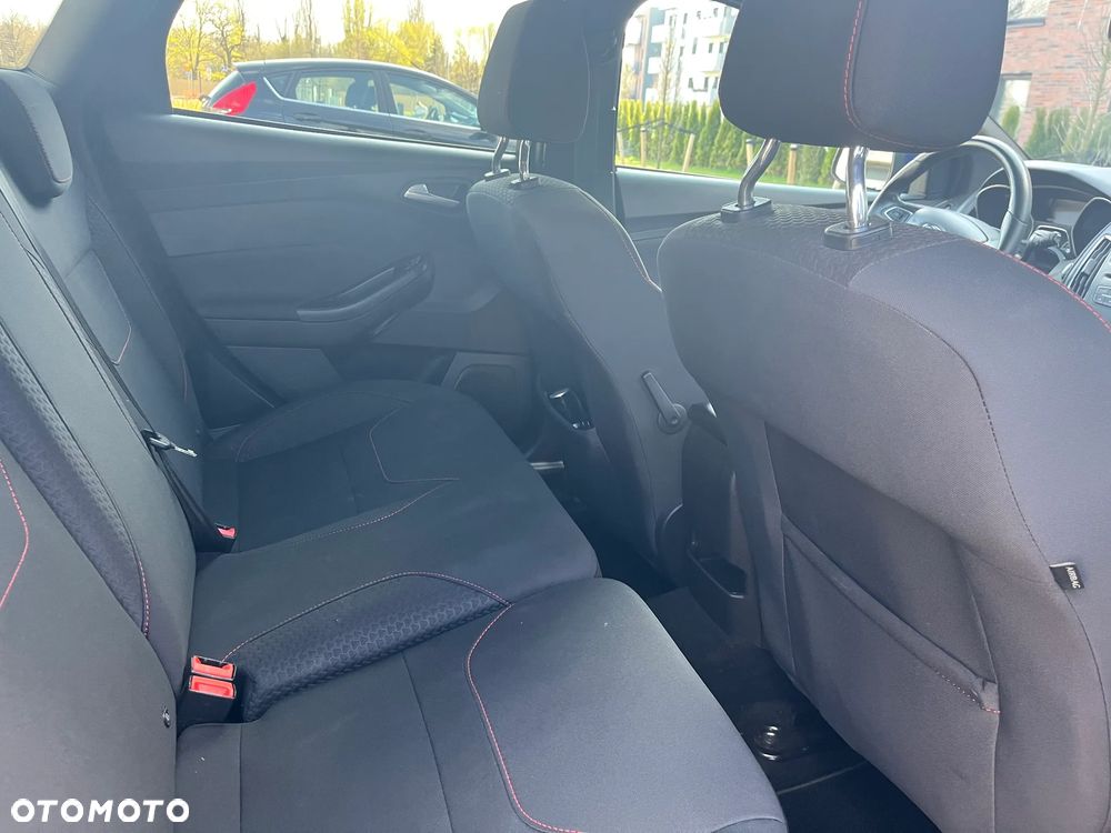 Ford Focus 1.5 EcoBoost ST-Line - 18